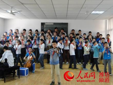 奎文区实验小学举行校园艺术节之课堂乐器比赛