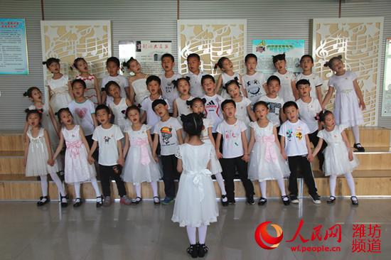 潍坊高新双语学校举办祝福祖国合唱比赛--潍