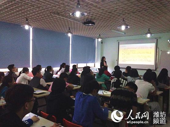 潍坊学大教育举办高考语文题型预测讲座