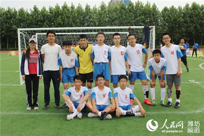 潍坊北海学校获高新区足球比赛三冠一亚--潍坊