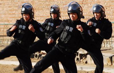 青州市公安局特警大队练兵忙--潍坊