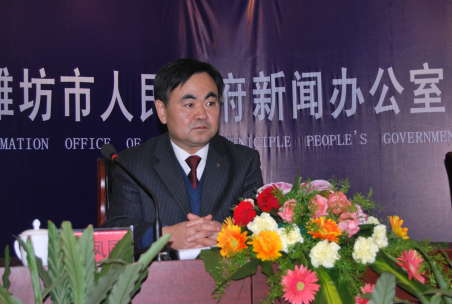 潍坊市人事考试中心主任陈继军出席会议